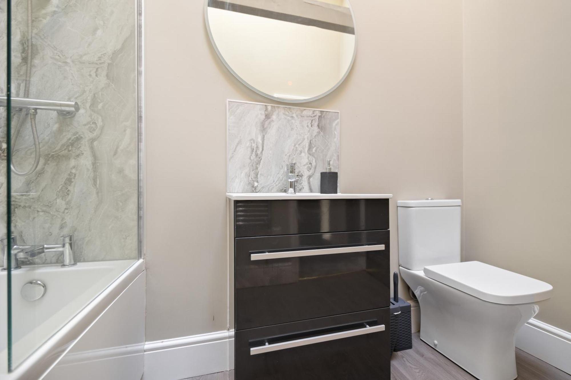 Whiskawaystays - Victoria House - Apartment 6 Worcester Buitenkant foto